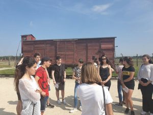 Etikasi programaren barnean 2019ko ekainean Auschwitzera egindako bidaia hezitzaileen argazkiak. Fotos del viaje educativo realizado a Auschwitz en junio de 2019 dentro del programa Etikasi – Euskadiko Gazteriaren Kontseilua (EGK)
