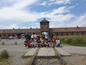 Etikasi programaren barnean 2019ko ekainean Auschwitzera egindako bidaia hezitzaileen argazkiak. Fotos del viaje educativo realizado a Auschwitz en junio de 2019 dentro del programa Etikasi – Euskadiko Gazteriaren Kontseilua (EGK)