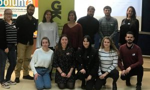 Gazte boluntarioen lanak errekonozimendua izateko ordua da. Es hora de que la labor de las personas jóvenes voluntarias tenga reconocimiento - Euskadiko Gazteriaren Kontseilua (EGK)